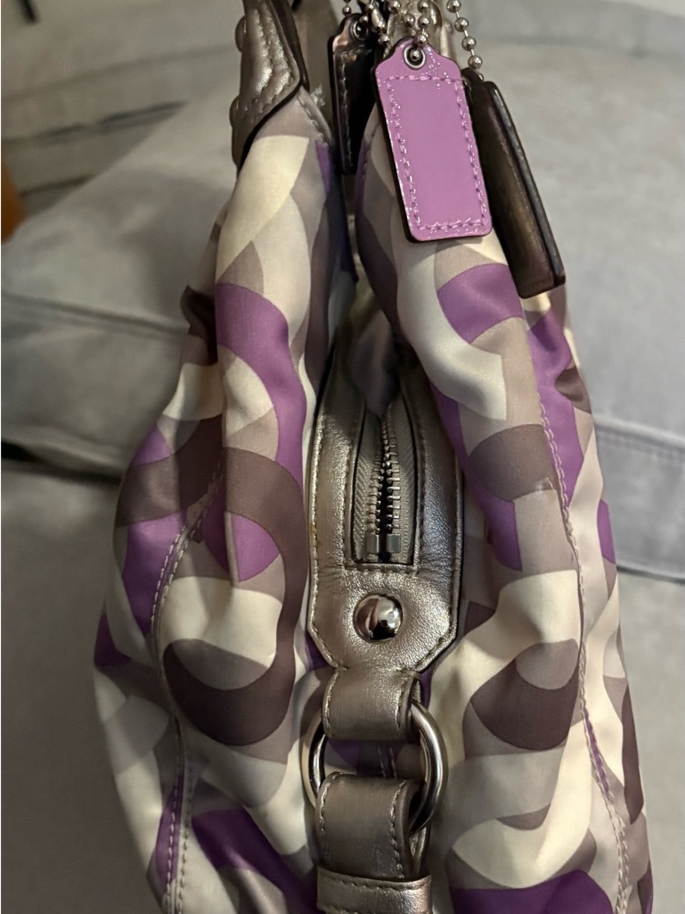 Coach Optic 10 Lavender Hobo - Picture 5 of 10